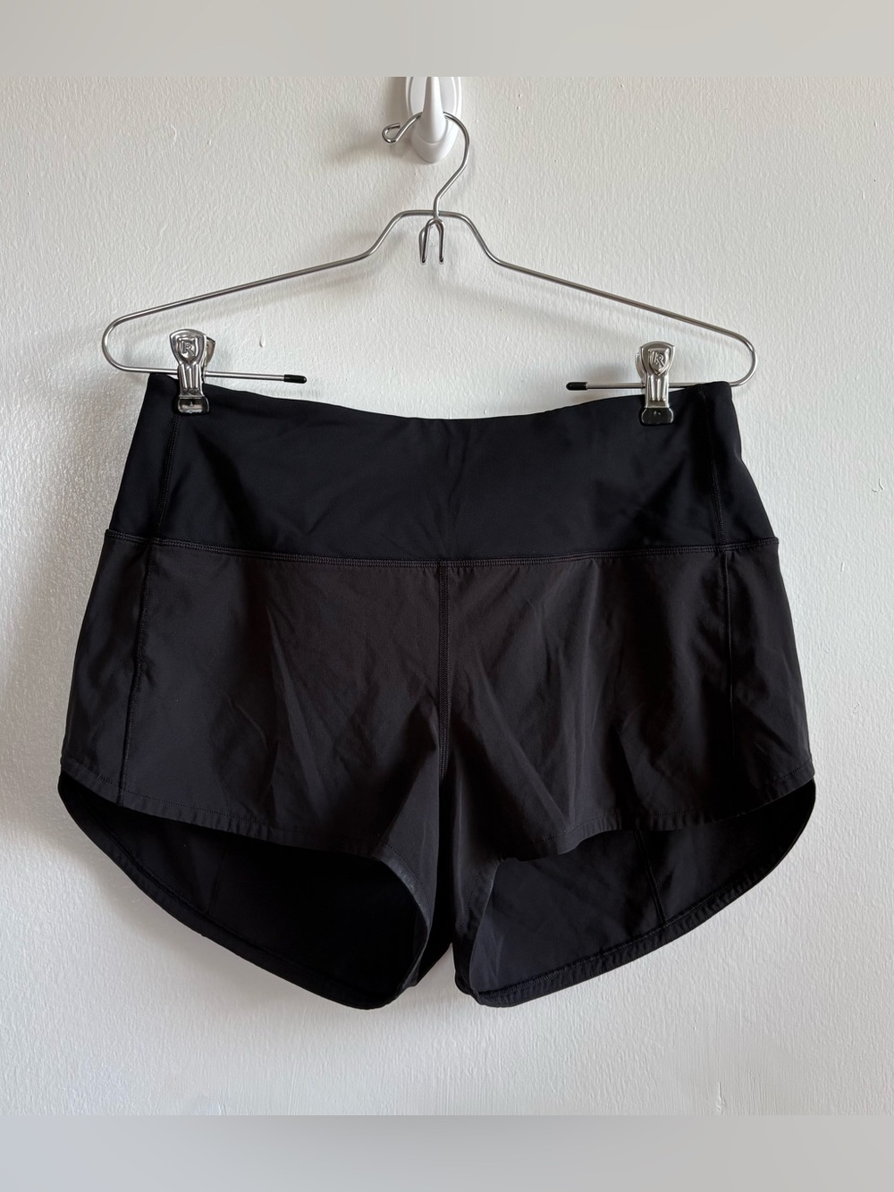 lululemon Women’s Athletic Hotty Hot Shorts Pocket Stretch Running Black 8